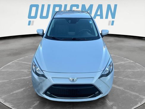 Used 2020 Toyota Yaris LE image 2