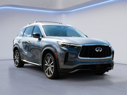 Used 2023 INFINITI QX60 Sensory w/ Vision Package AWD/4WD image 3