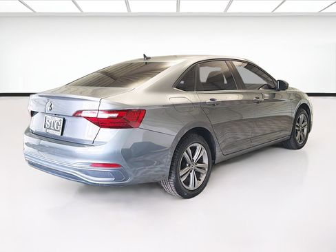Used 2022 Volkswagen Jetta SE FWD image 4