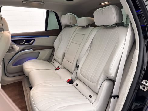 Used 2023 Mercedes-Benz EQS 580 4MATIC SUV image 27