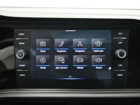 Used 2021 Volkswagen Jetta SEL Premium image 19