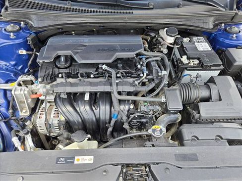 Used 2021 Hyundai Elantra Limited FWD image 23