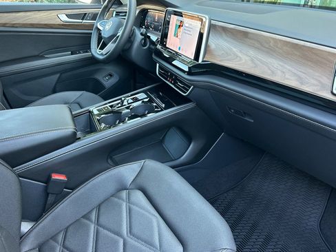 New 2026 Volkswagen Atlas SE image 15