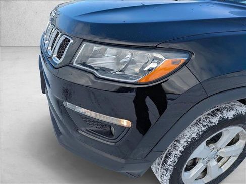 Used 2018 Jeep Compass Latitude w/ Cold Weather Group image 9