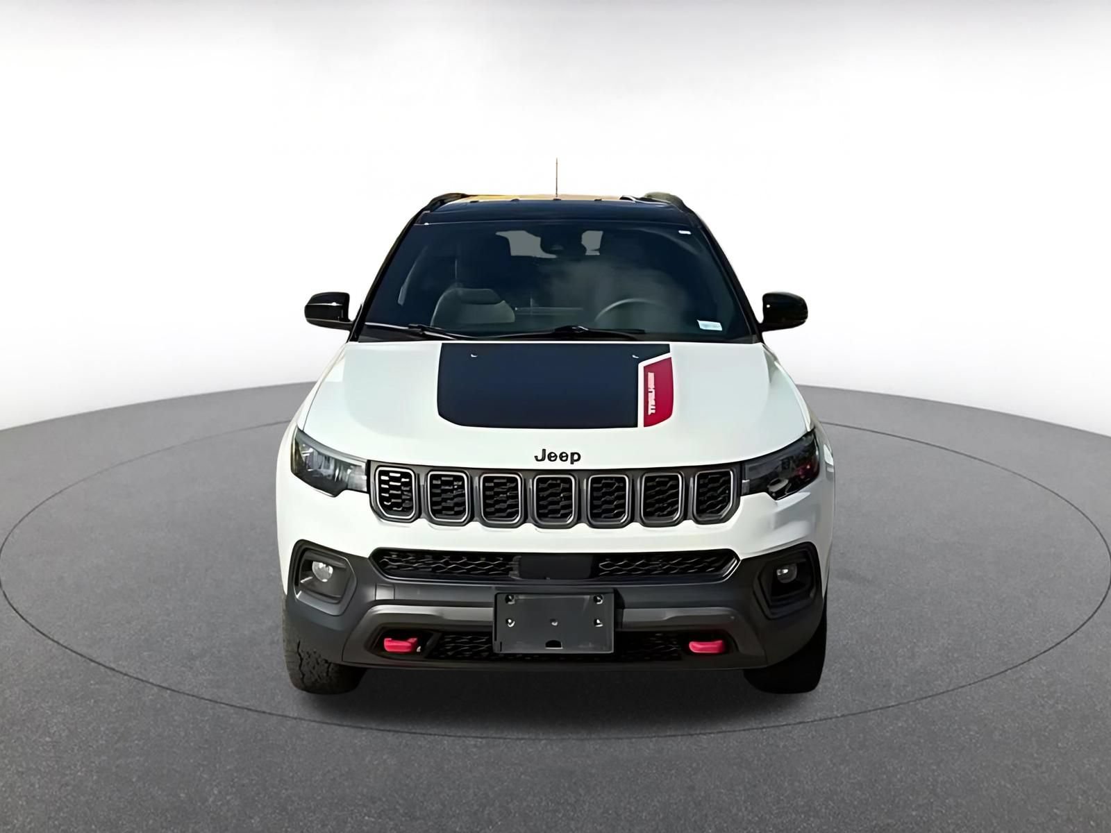 Used 2025 Jeep Compass Trailhawk AWD/4WD image 10