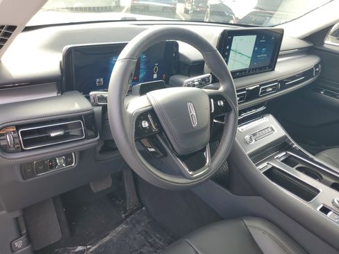 New 2026 Lincoln Aviator AWD image 11