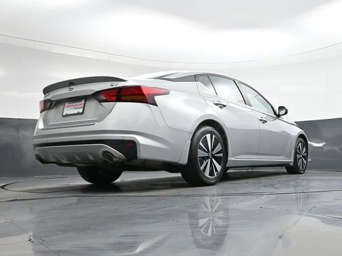 Used 2021 Nissan Altima 2.5 SV w/ SV Premium Package image 36