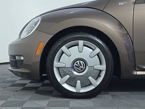 Used 2013 Volkswagen Beetle 2.5 70's Edition FWD image 12