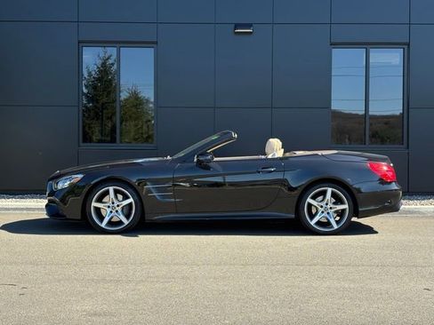 Certified 2019 Mercedes-Benz SL 550 image 61