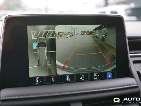 Used 2024 Chevrolet Suburban Z71 w/ Luxury Package image 30