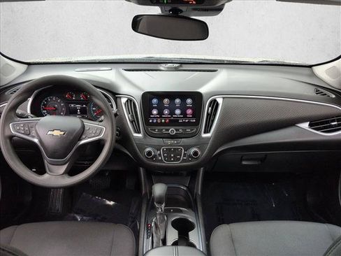 Used 2023 Chevrolet Malibu LT FWD image 16