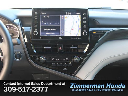 Used 2023 Toyota Camry XLE w/ Navigation Package image 15