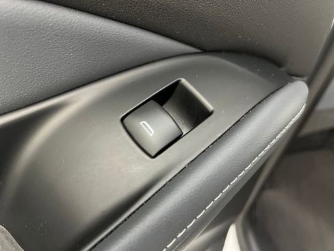 Used 2024 Buick Enclave Premium image 18