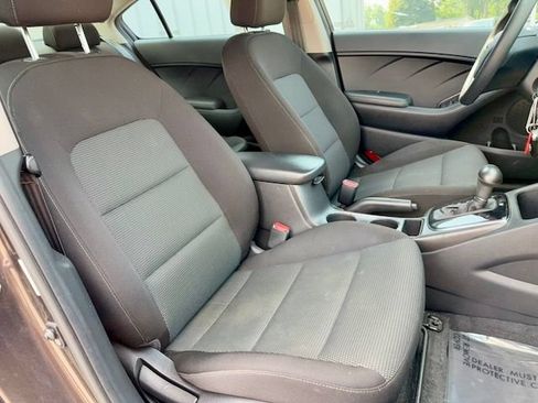 Used 2018 Kia Forte LX FWD image 9