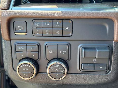 New 2026 Chevrolet Tahoe High Country AWD/4WD image 30