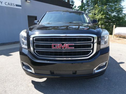 Used 2017 GMC Yukon SLT AWD/4WD image 2