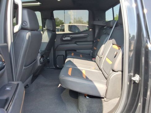 Certified 2022 GMC Sierra 1500 AT4 w/ AT4 Premium Package AWD/4WD image 21