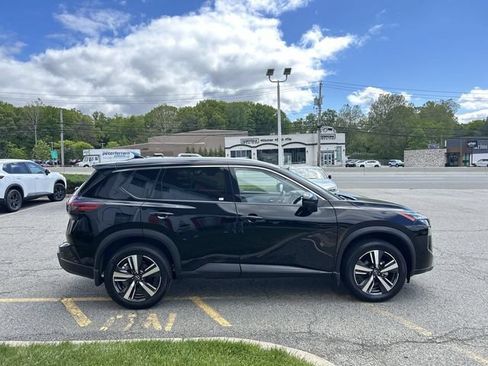 Certified 2025 Nissan Rogue SL AWD/4WD image 9