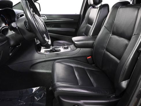 Used 2019 Jeep Grand Cherokee Limited image 13