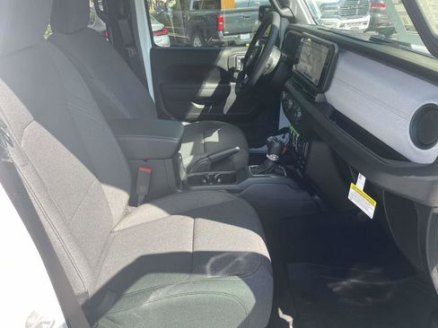 New 2025 Jeep Gladiator Sport image 33