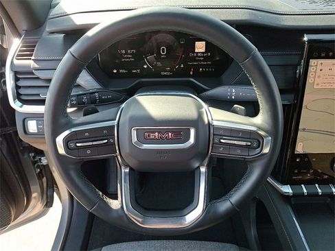 Used 2025 GMC Acadia Elevation image 18