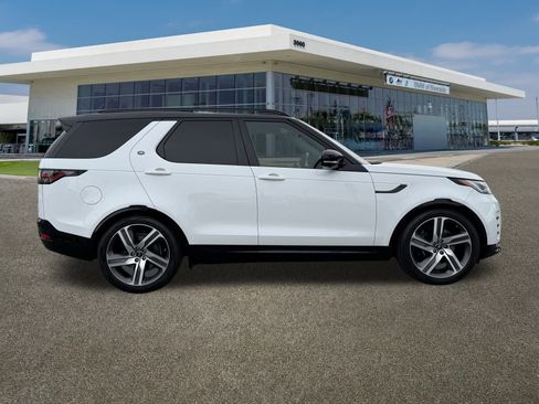 Used 2023 Land Rover Discovery Metropolitan Edition image 12