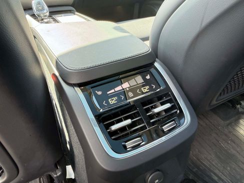 Certified 2025 Volvo XC90 T8 Ultra w/ Lounge Package AWD/4WD image 14