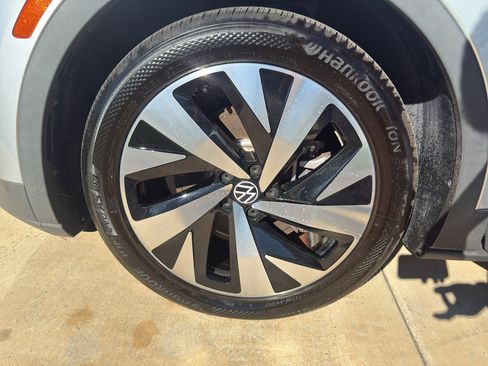 Used 2021 Volkswagen ID.4 Pro S w/ Gradient Package image 17