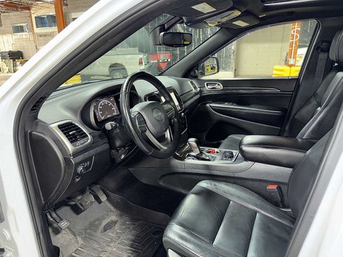 Used 2019 Jeep Grand Cherokee Limited AWD/4WD image 31