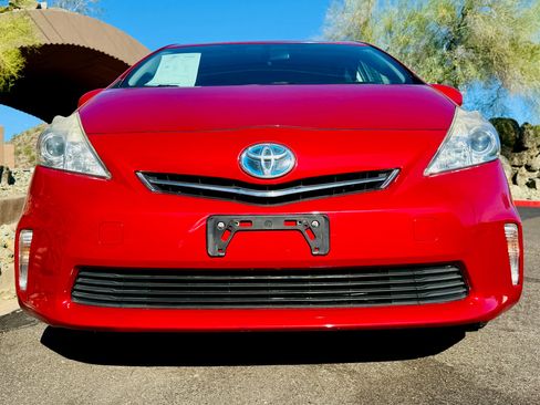 Used 2012 Toyota Prius V Two image 9