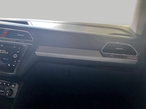 Used 2019 Volkswagen Tiguan SE AWD/4WD image 17