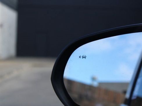 Used 2022 Buick Encore GX Essence w/ Experience Buick Package image 24