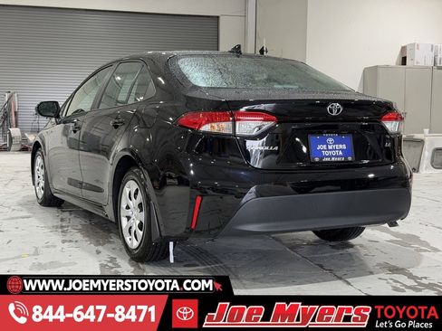 Used 2026 Toyota Corolla LE image 7