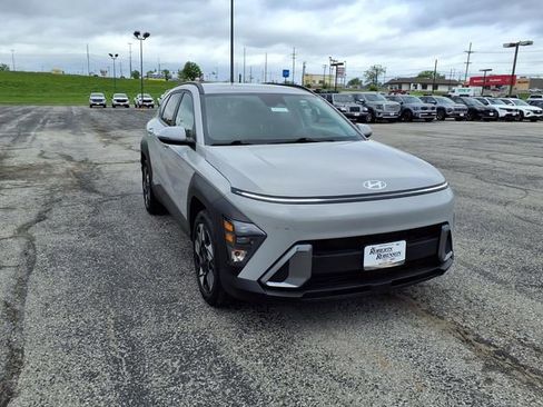 Used 2025 Hyundai Kona SEL FWD image 5