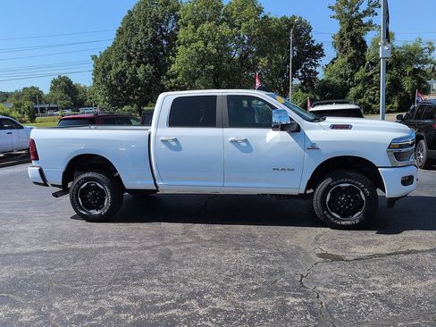 Used 2026 RAM 2500 Laramie AWD/4WD image 2
