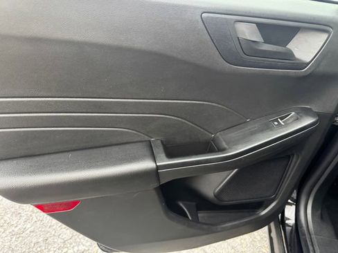 Used 2025 Ford Escape Active AWD/4WD image 18