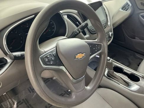 Used 2020 Chevrolet Malibu LT FWD image 35
