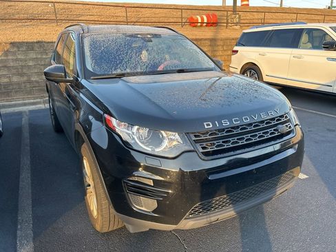 Used 2018 Land Rover Discovery Sport SE image 2