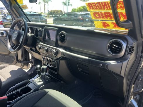 Used 2023 Jeep Wrangler Unlimited w/ Cold Weather Group AWD/4WD image 25