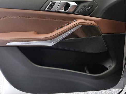 Certified 2022 BMW X5 xDrive45e image 6