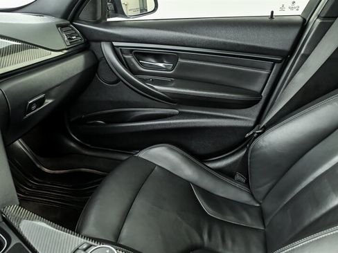 Used 2015 BMW M3 RWD image 29