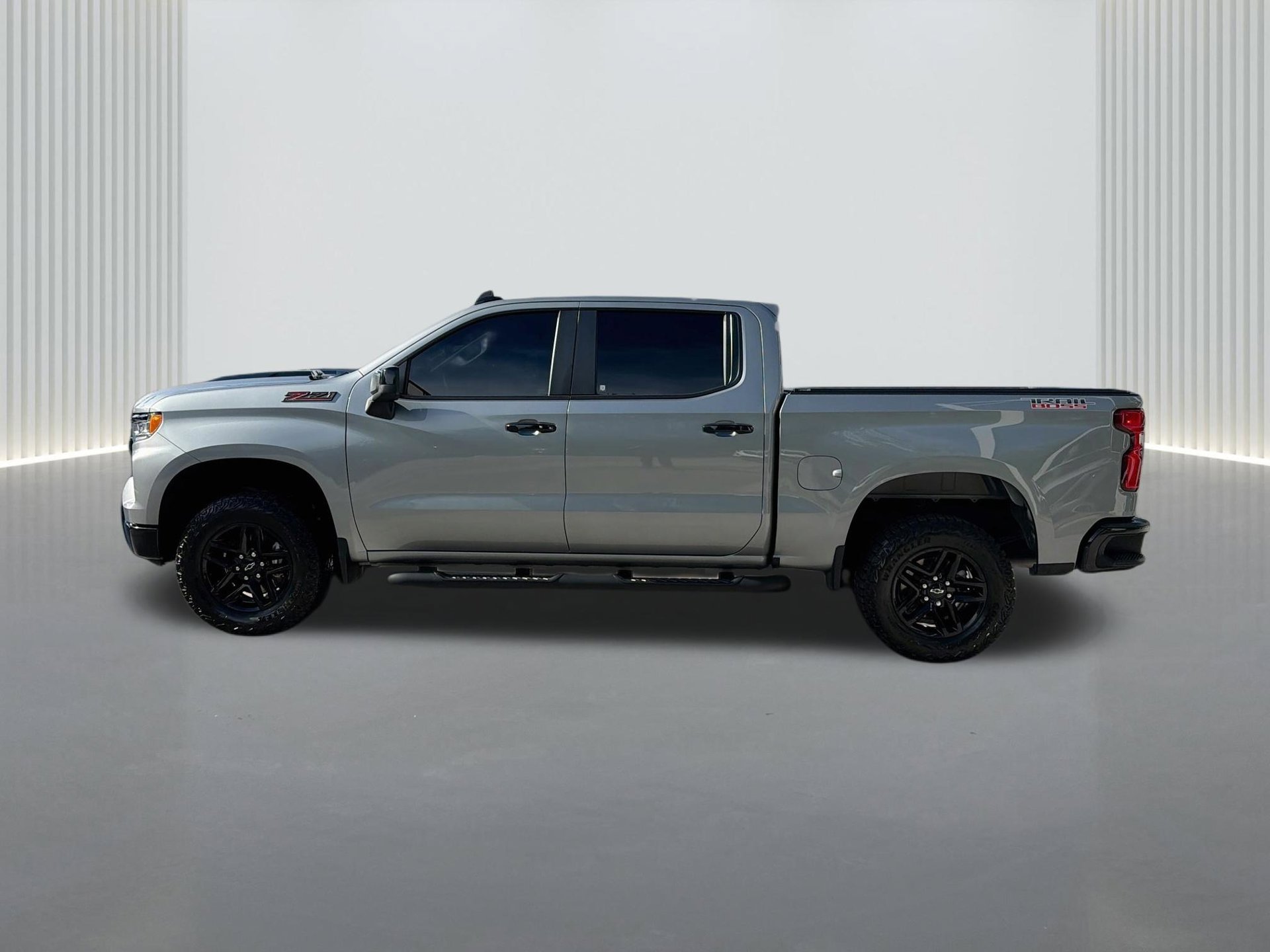 Used 2024 Chevrolet Silverado 1500 LT Trail Boss AWD/4WD image 2
