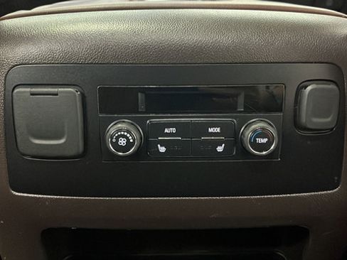 Used 2019 Chevrolet Suburban Premier AWD/4WD image 39
