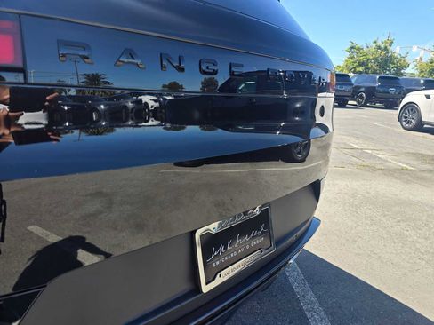 Used 2025 Land Rover Range Rover Sport SE image 16