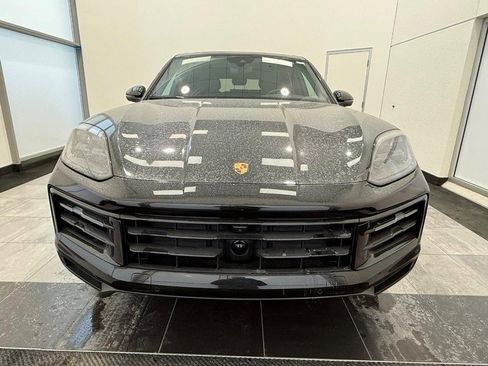 Certified 2025 Porsche Cayenne image 11