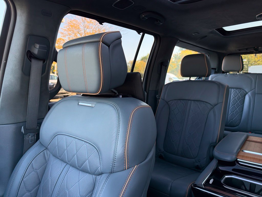 Used 2024 Jeep Grand Wagoneer Series III w/ Rear Seat Video Group 1 AWD/4WD image 11