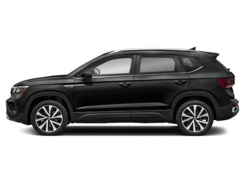 Used 2024 Volkswagen Taos SE AWD/4WD image 3