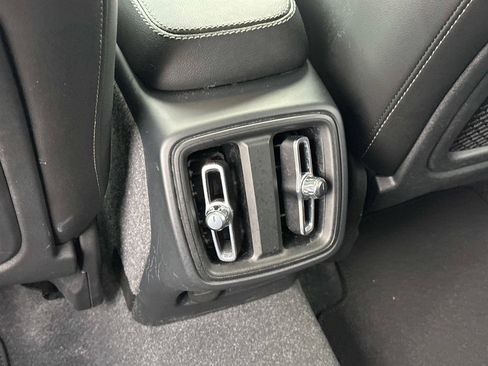 Certified 2023 Volvo XC40 B5 Ultimate w/ Protection Package Premier image 15