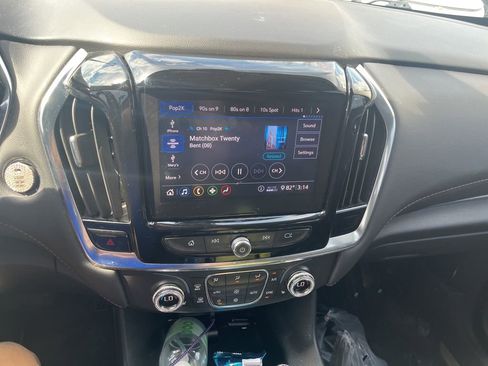 Used 2021 Chevrolet Traverse LT w/ LPO, Floor Liner Package image 8