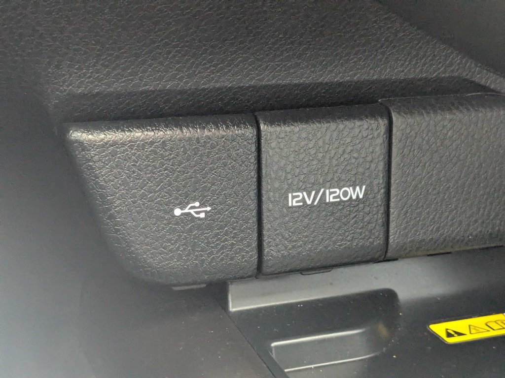 Used 2022 Toyota Camry XLE FWD image 38
